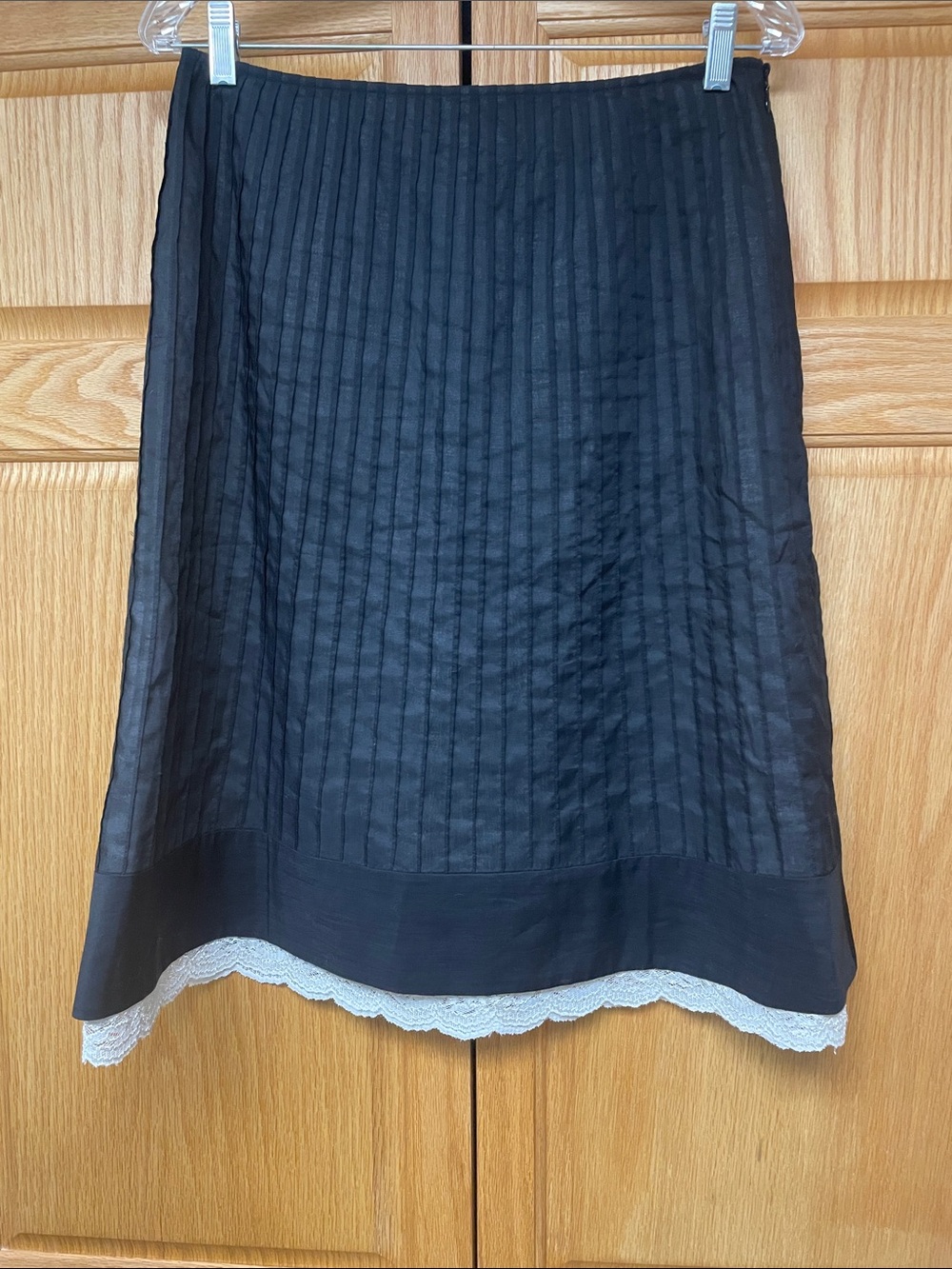 Ann Taylor Pleated Black Skirt with Slip Lining - Size 6